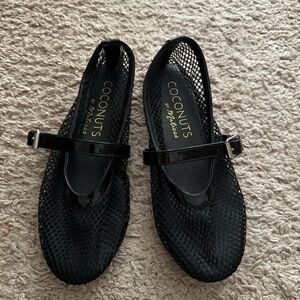 Coconuts by Matisse flats